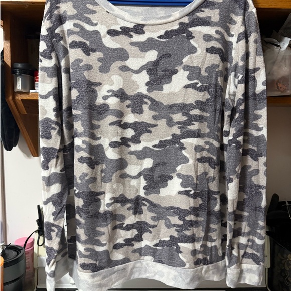 ZYIA Tops - Zyia Boyfriend sweater Gray Camo Long Sleeve Shirt